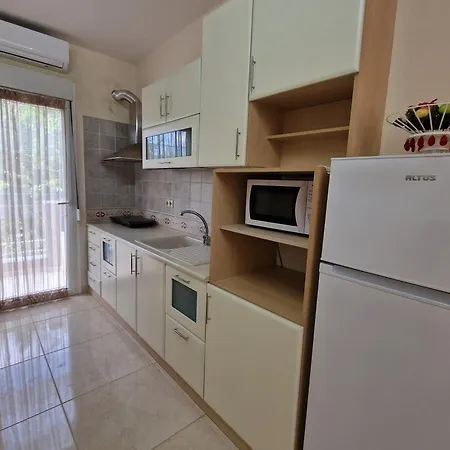 Mihalis Apartmán Nikiti (Sithonia)