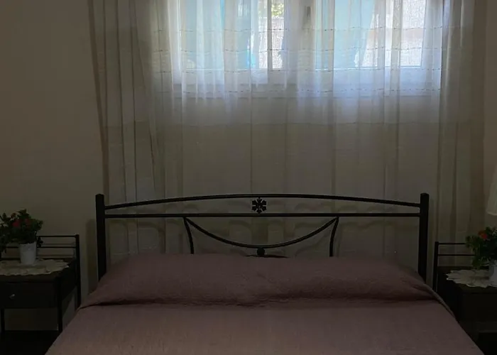 Mihalis Apartman *
