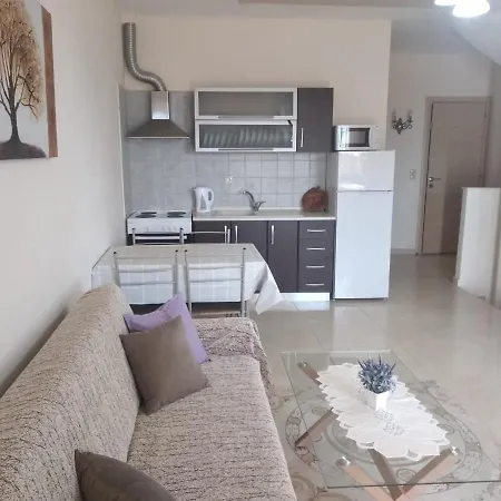 Apartament Mihalis *