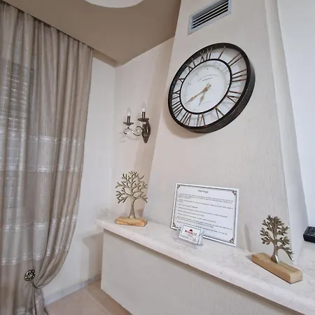 Apartament Mihalis *