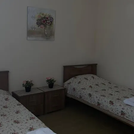 Apartament Mihalis *