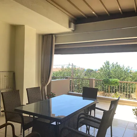Apartament Mihalis *