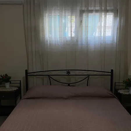 Mihalis Apartament *