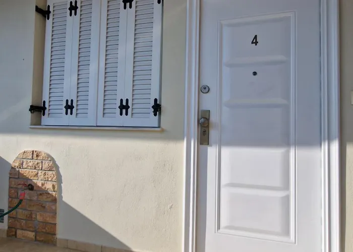 Mihalis * Nikiti (Sithonia)