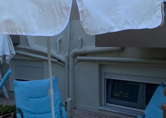 Mihalis * Nikiti (Sithonia)