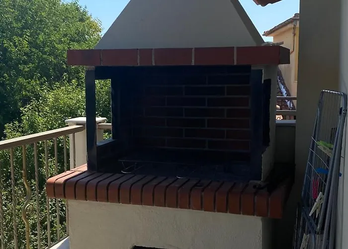 Mihalis * Nikiti (Sithonia)